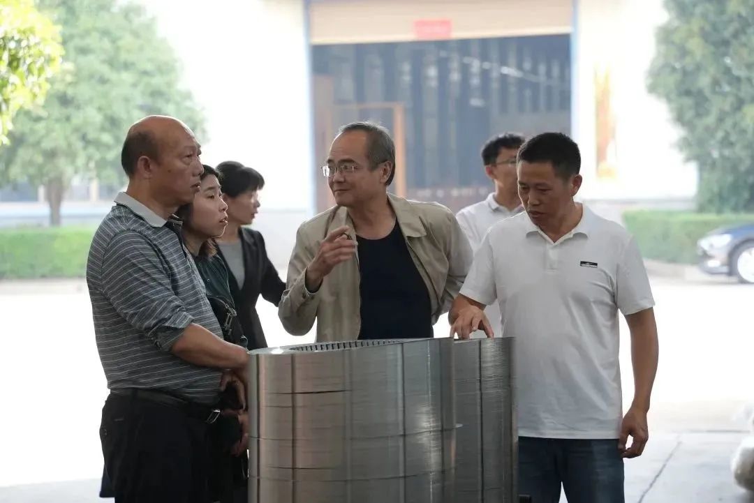 衡陽(yáng)市工信局領(lǐng)導蒞臨朝陽(yáng)集團視察指導